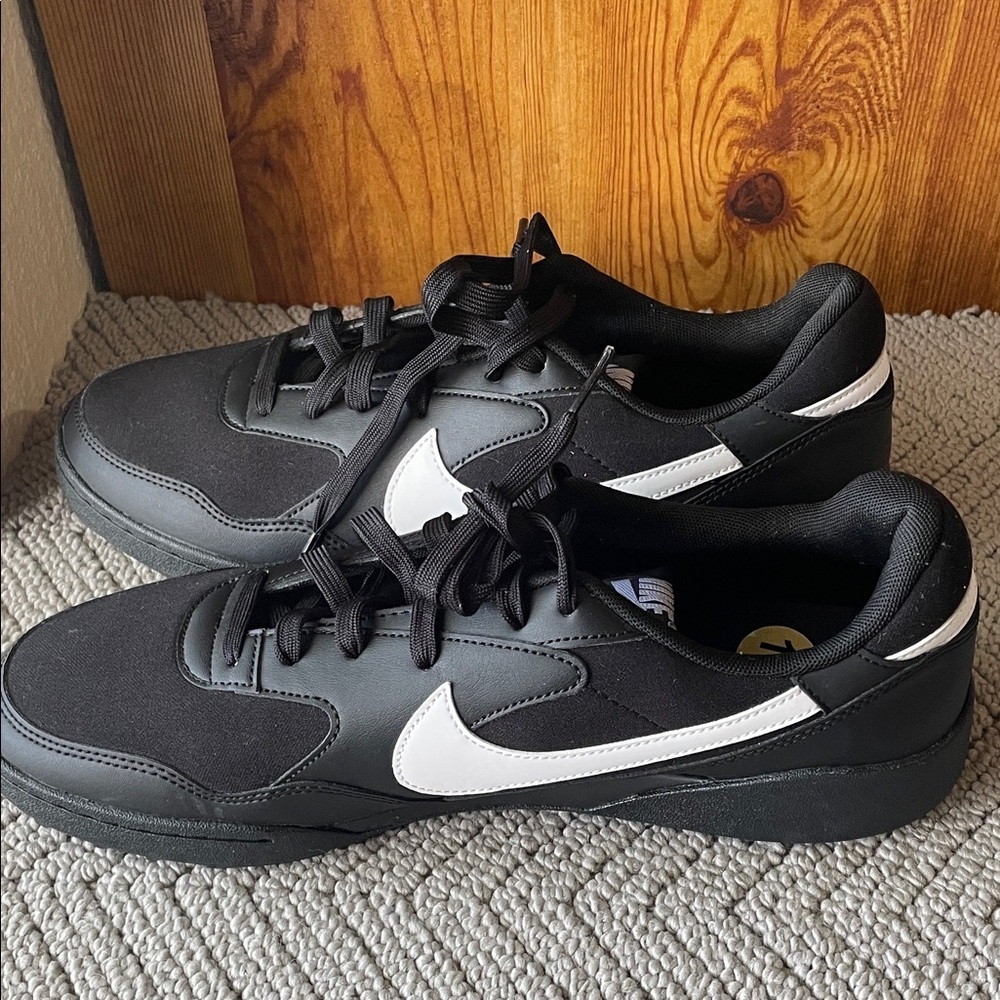 NIKE Women’s Terra Manta Athletic Sneakers